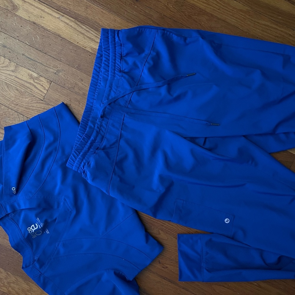 Barco One Women's Racer Scrub Top & Boost Jogger Scrub Pant M Tall Pants M Top